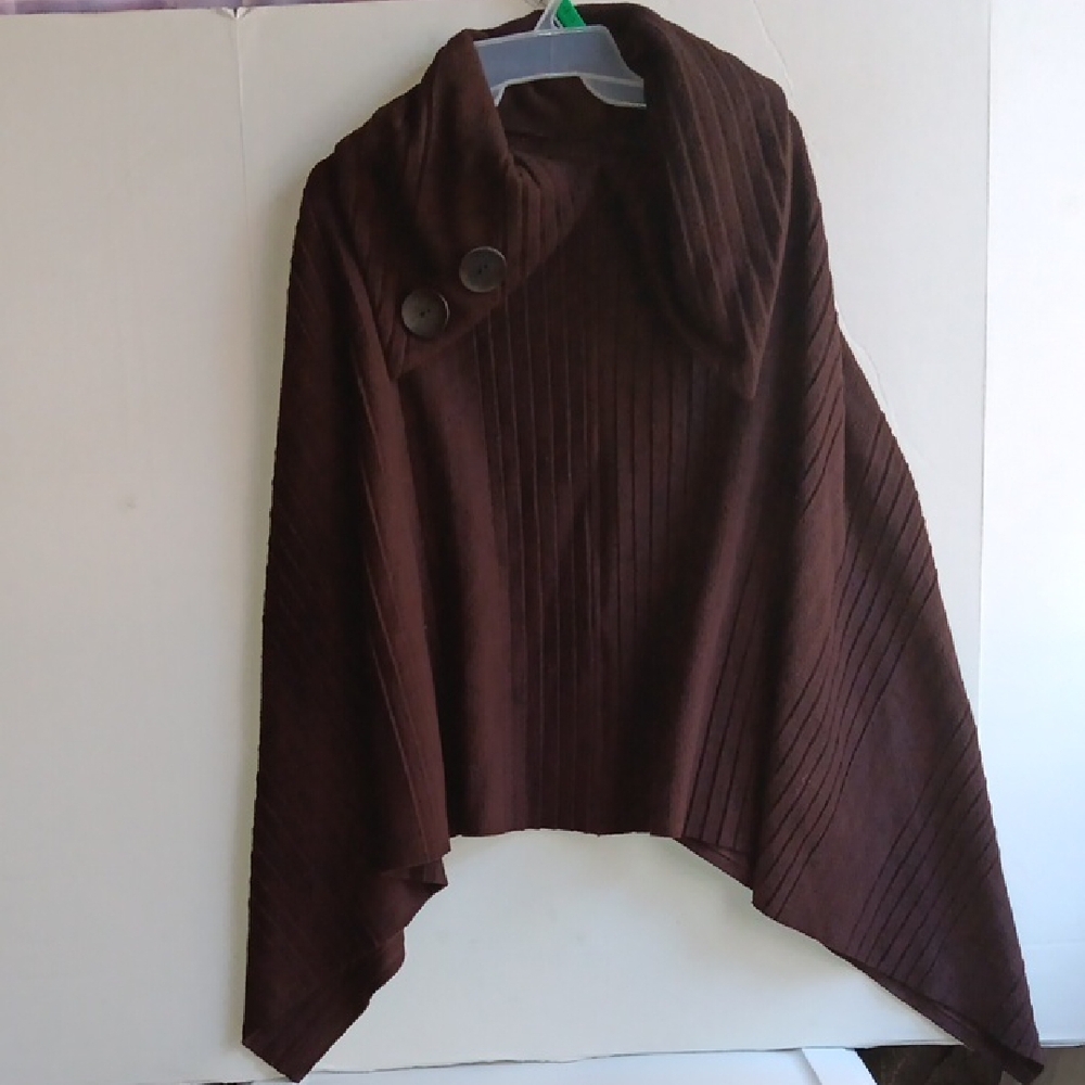 ELEGANT BROWN  PONCHO WITH BUTTON DETAIL